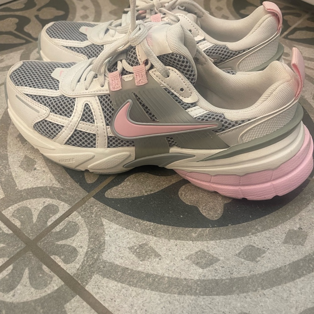Nike Women's White and Pink Sneakers
